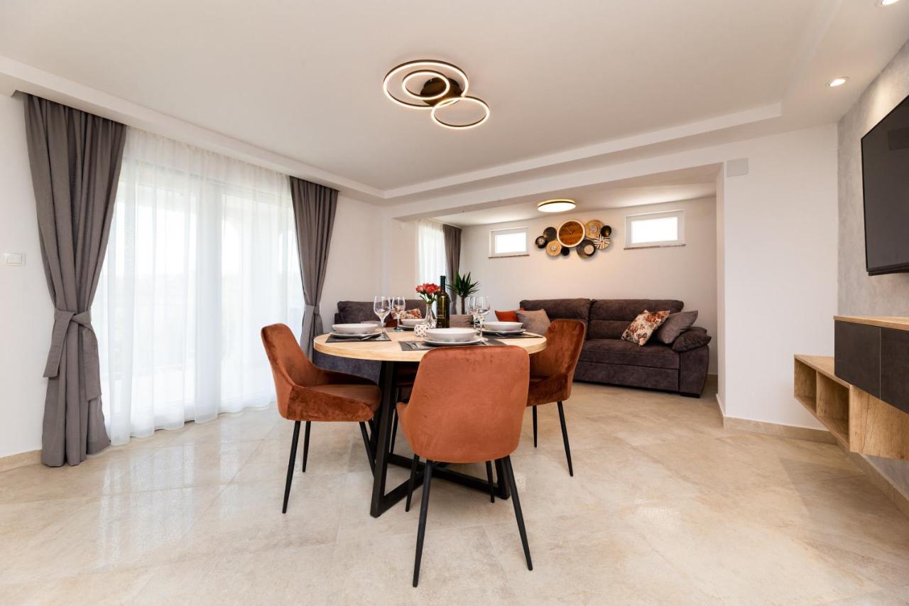Apartment Miko Sveti Ivan Dobrinjski Bagian luar foto